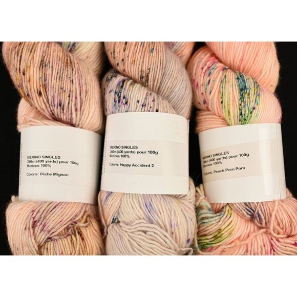 La Bien Aimée Merino Singles Yarn 3 Skeins Merino Hand Dyed Peach Speckled - Picture 3 of 3